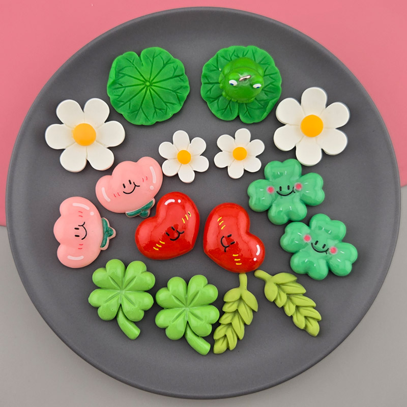 비즈톡 [PC-1-00]아크릴펜던트 네잎클로버 스마일 하트 데이지 연잎 부착형 8종 모음 ,1개